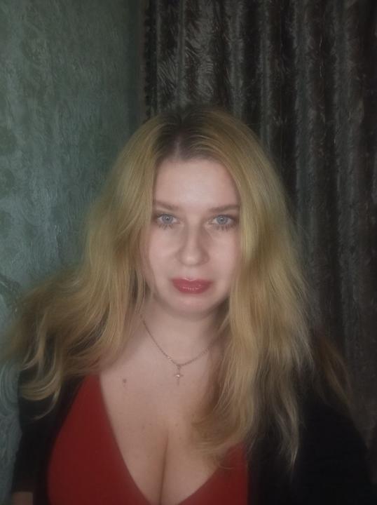 Webcam chat profile for HotShakira