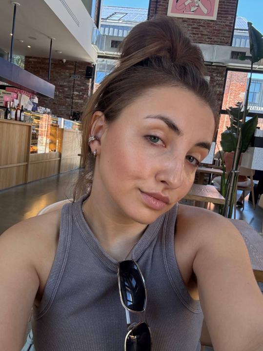 Webcam chat profile for LovelyAura