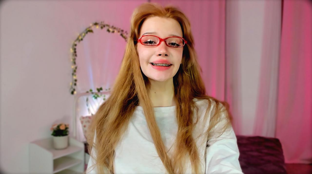 Webcam chat profile for SweetMell: Leather