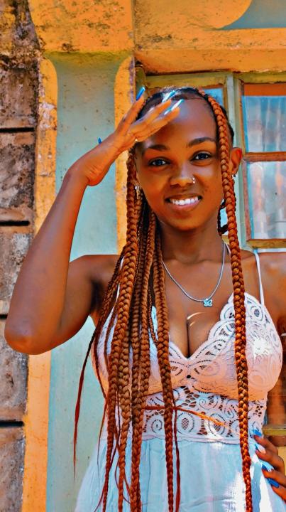 Webcam chat profile for NastyVee: Legs, feet & shoes