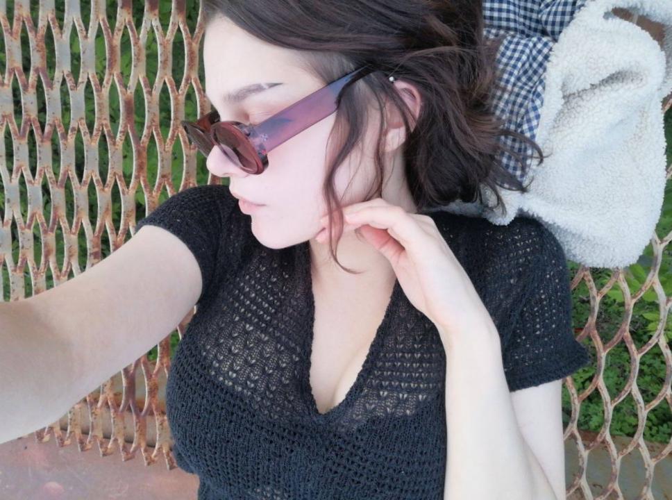 Webcam chat profile for Zinnara: Ask about my Hobbies