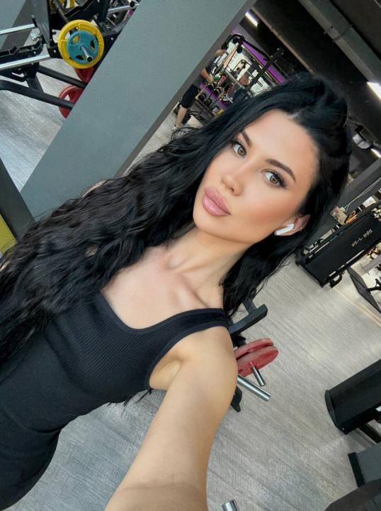 Webcam chat profile for Valerise: Books/Reading