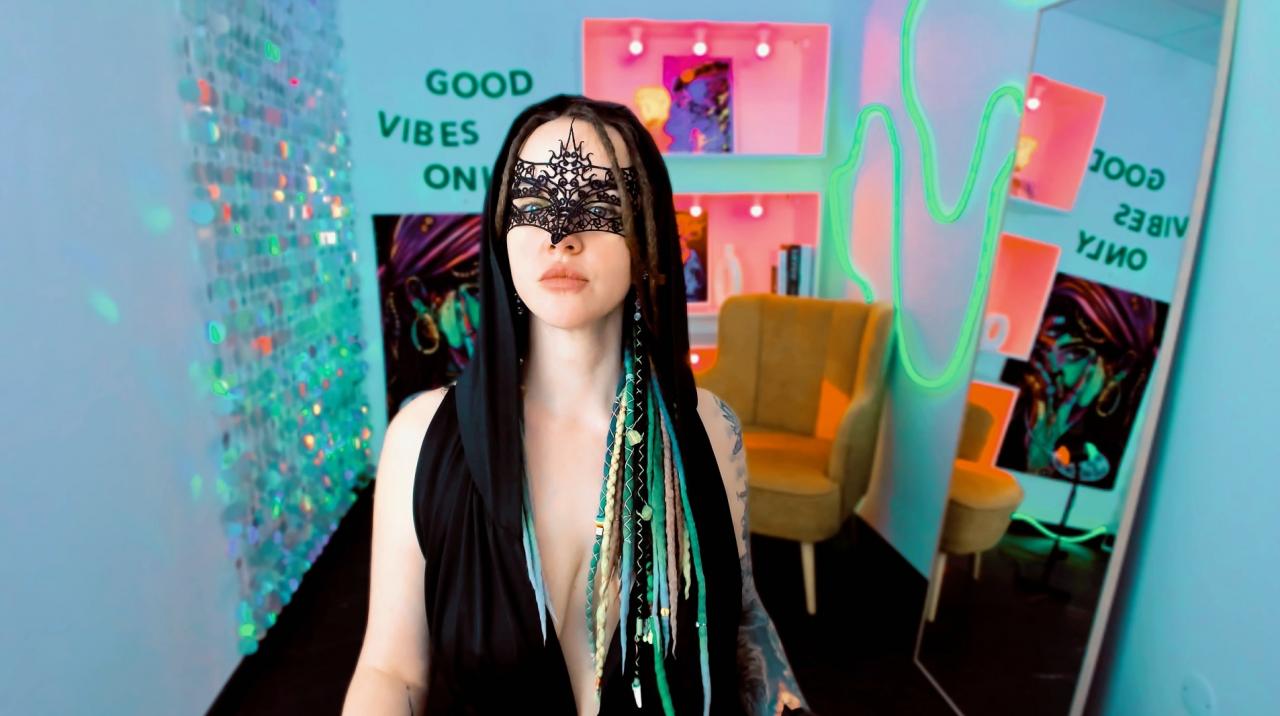 Webcam chat profile for LisaFoxy: Legs, feet & shoes