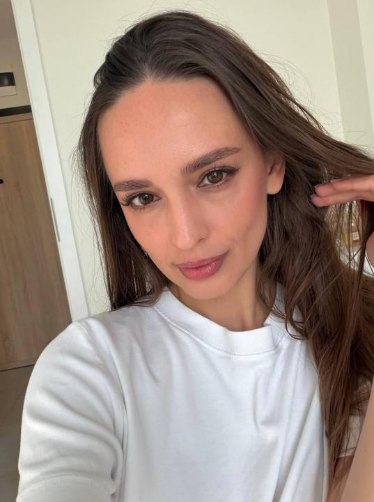 Webcam chat profile for SerenaMuse: Outfits