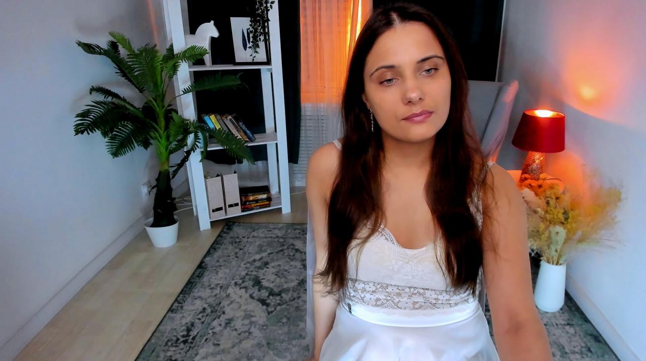 Webcam chat profile for Orfeya: Legs, feet & shoes