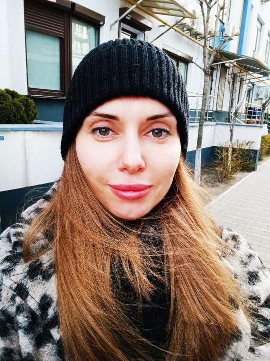 Webcam chat profile for LioraMind: Outfits