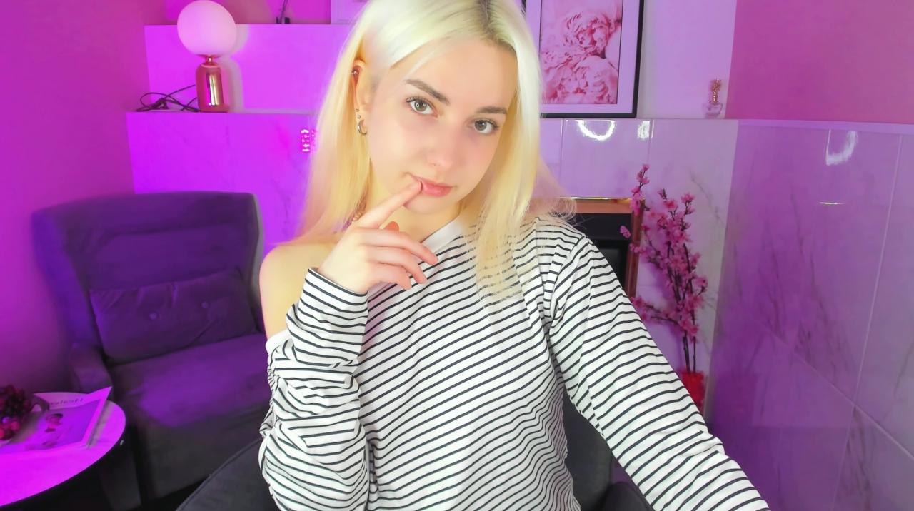 Webcam chat profile for JessieCuti: Legs, feet & shoes