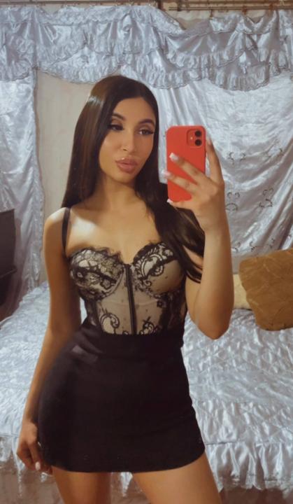 Webcam chat profile for MayaSun: Cooking