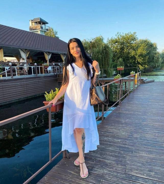 Webcam chat profile for sweetbaby2006: Smoking