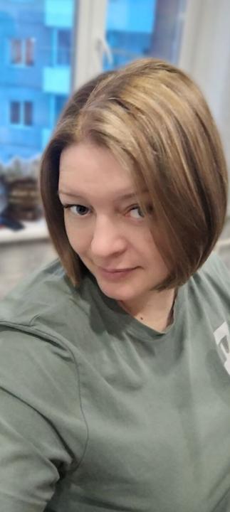 Webcam chat profile for Aveline: Ask about my Hobbies