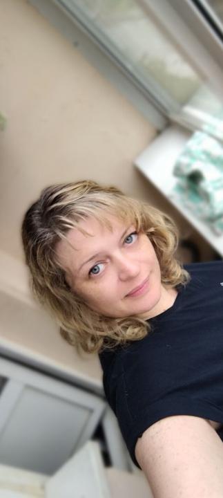 Webcam chat profile for Aveline: Ask about my Hobbies