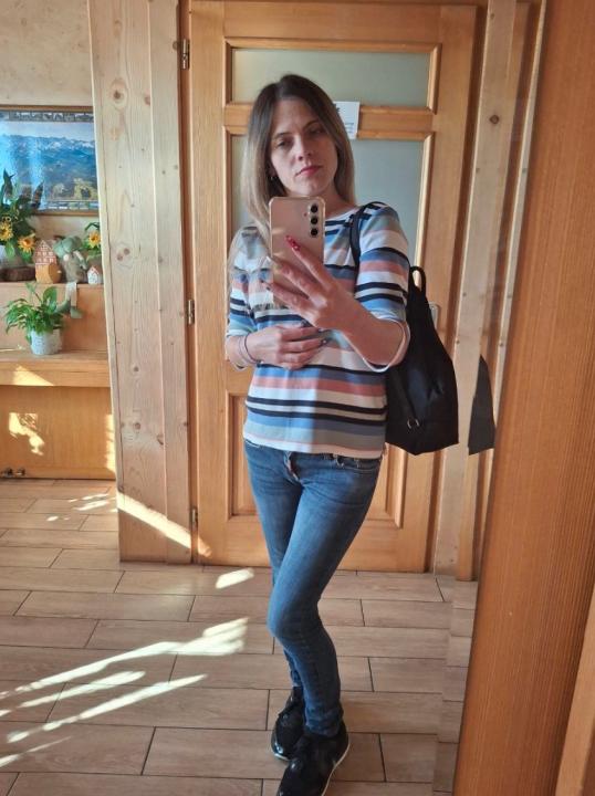 Webcam chat profile for Vionessa: Ask about my Hobbies