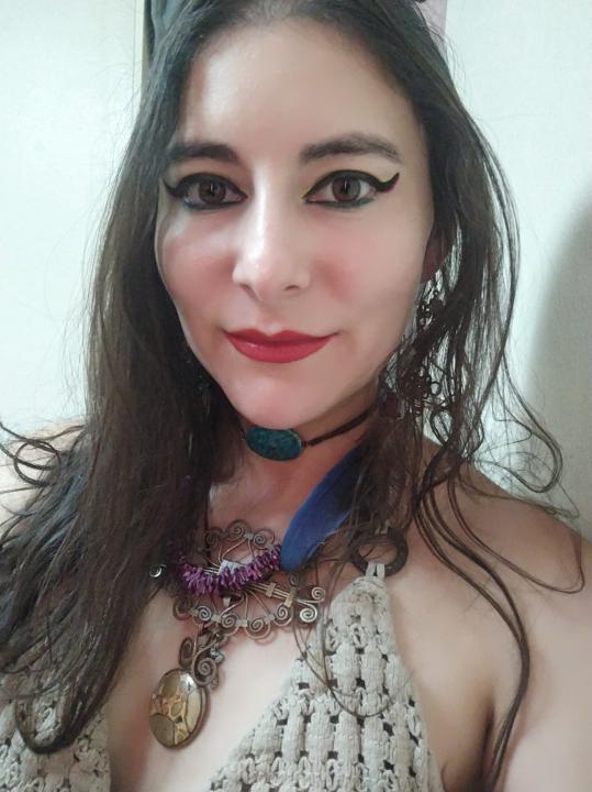 Webcam chat profile for Feny: Legs, feet & shoes