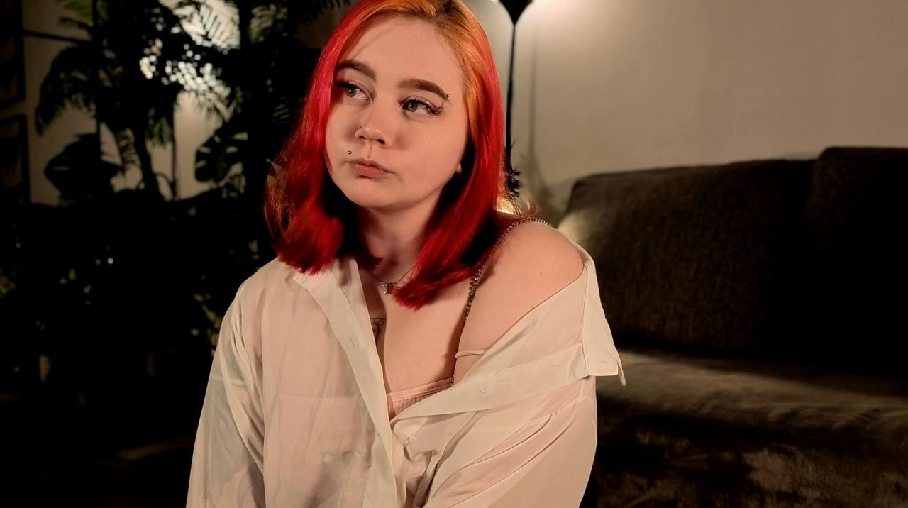 Webcam chat profile for lunaali: Latex & rubber