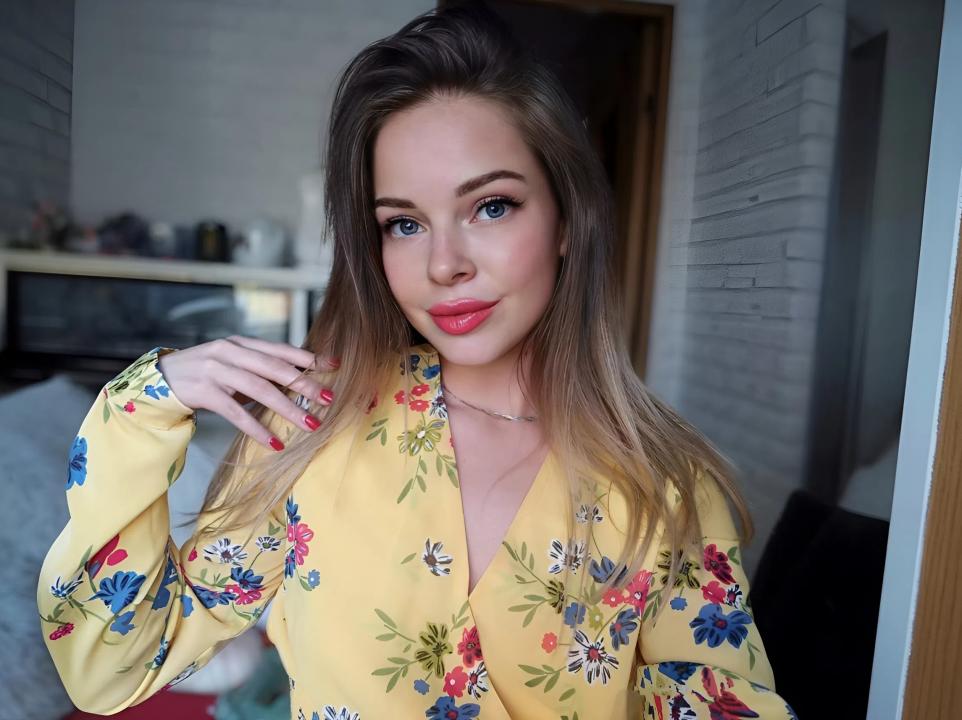 Webcam chat profile for TaraTeAmox: Legs, feet & shoes