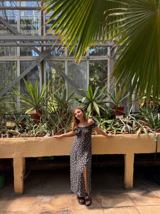 Webcam chat profile for LovelyAura