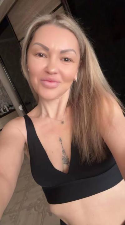 Webcam chat profile for Mireyae: Ask about my Hobbies