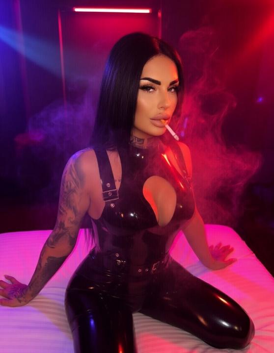 Webcam chat profile for Ashvonpage: Dominatrix