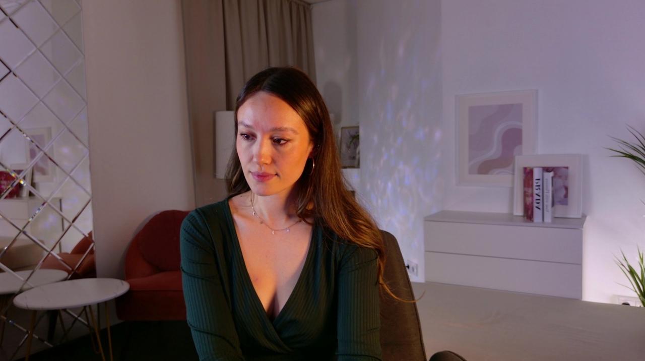 Webcam chat profile for AgnesGoddes: Legs, feet & shoes