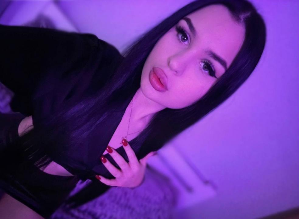 Webcam chat profile for MayaRaya