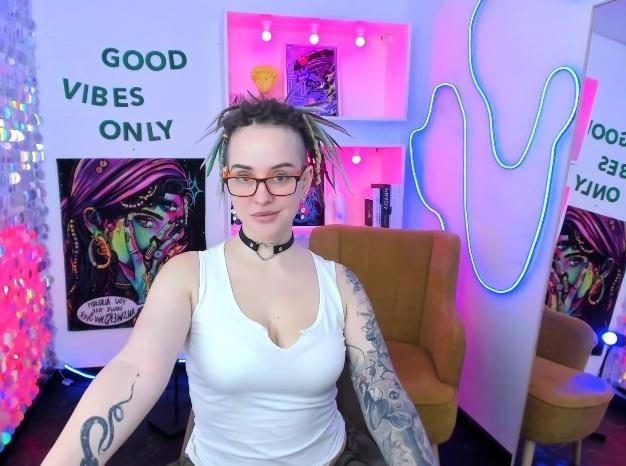 Webcam chat profile for LisaFoxy: Legs, feet & shoes