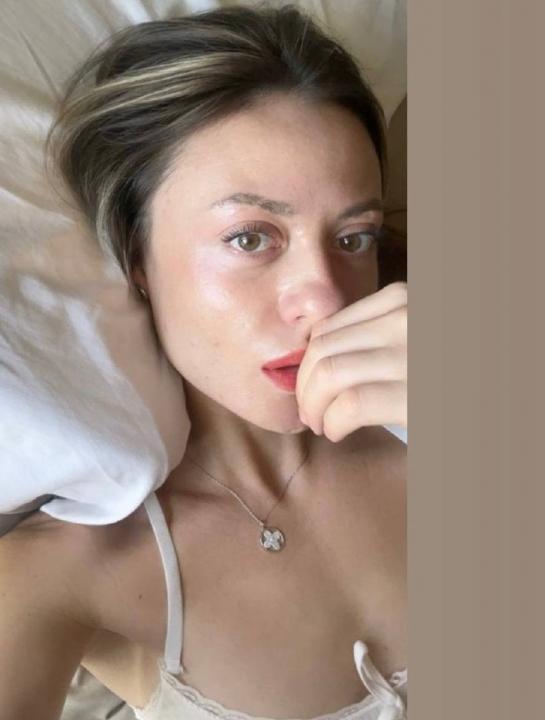 Webcam chat profile for MiraTravel: Dancing