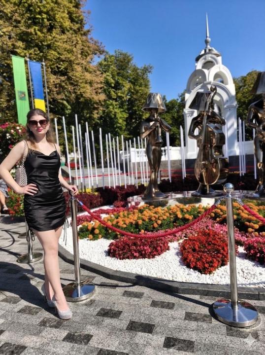 Webcam chat profile for DiamondsGirl: Exhibition