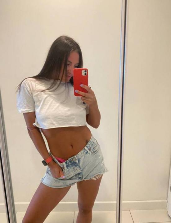 Webcam chat profile for Veneraa1: Legs, feet & shoes