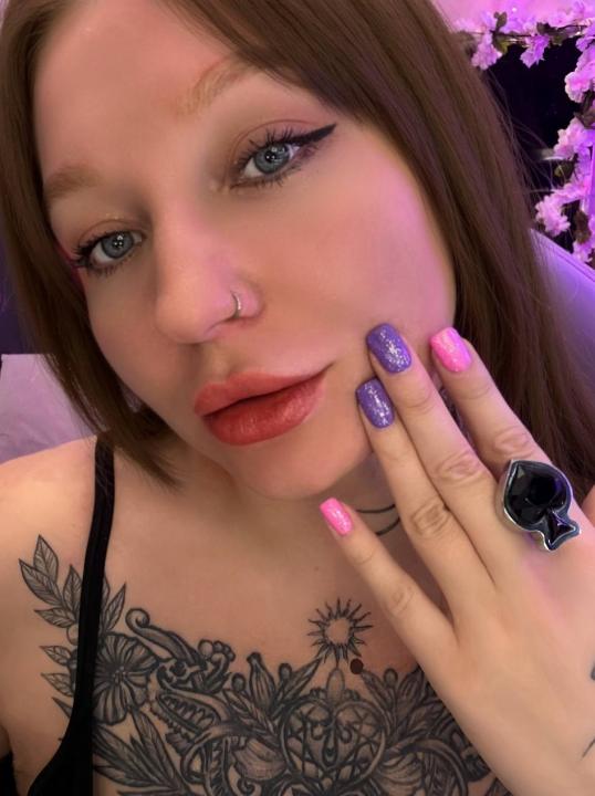 Webcam chat profile for BlackedBarbie: Lingerie & stockings