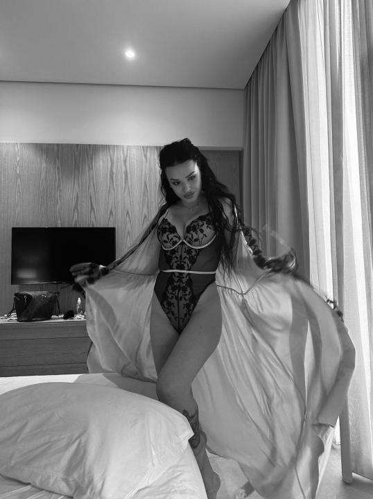 Webcam chat profile for sweetbaby2006: Smoking