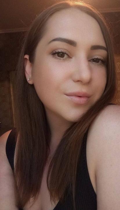 Webcam chat profile for Luvvia: Ask about my Hobbies