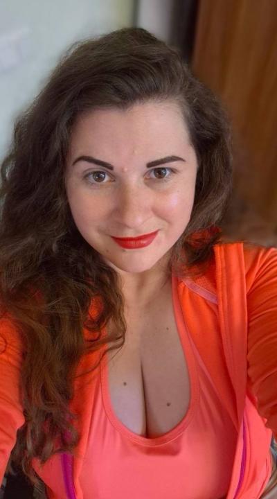 Webcam chat profile for Karinna