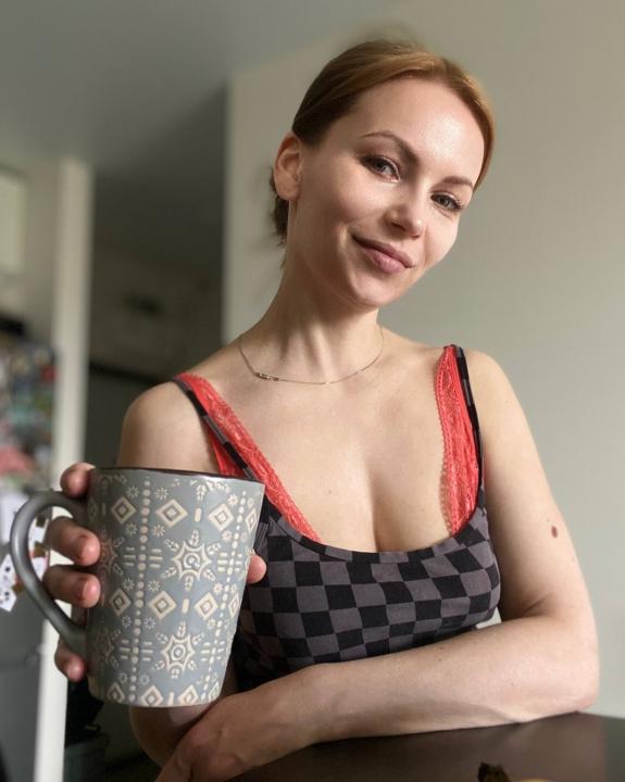 Webcam chat profile for LittleFoxyy: Outdoor Activities