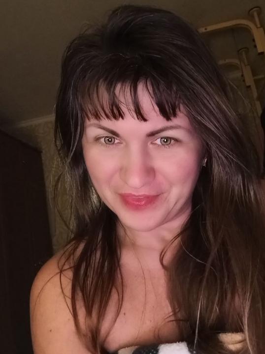 Webcam chat profile for Velinae: Ask about my Hobbies