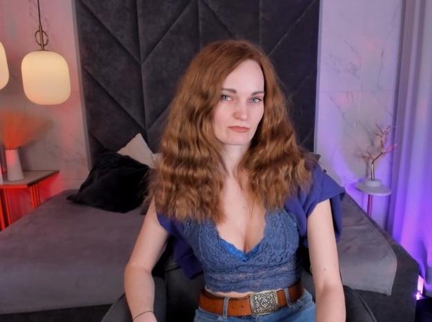 Webcam chat profile for SaraSubtlety: Legs, feet & shoes