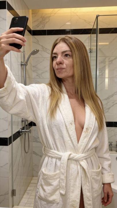 Webcam chat profile for SAbrIA56