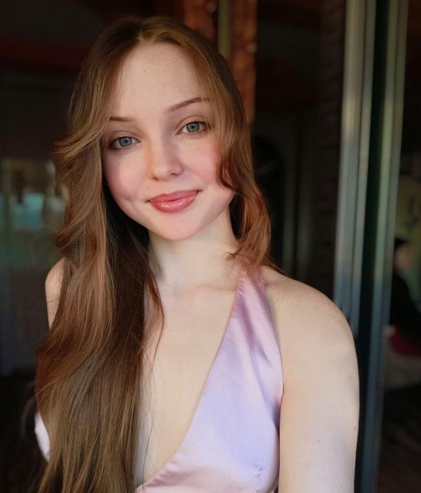 Webcam chat profile for BellaVerde: Outfits