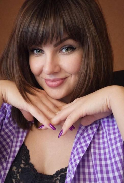 Webcam chat profile for AureliaLunit: Ask about my Hobbies