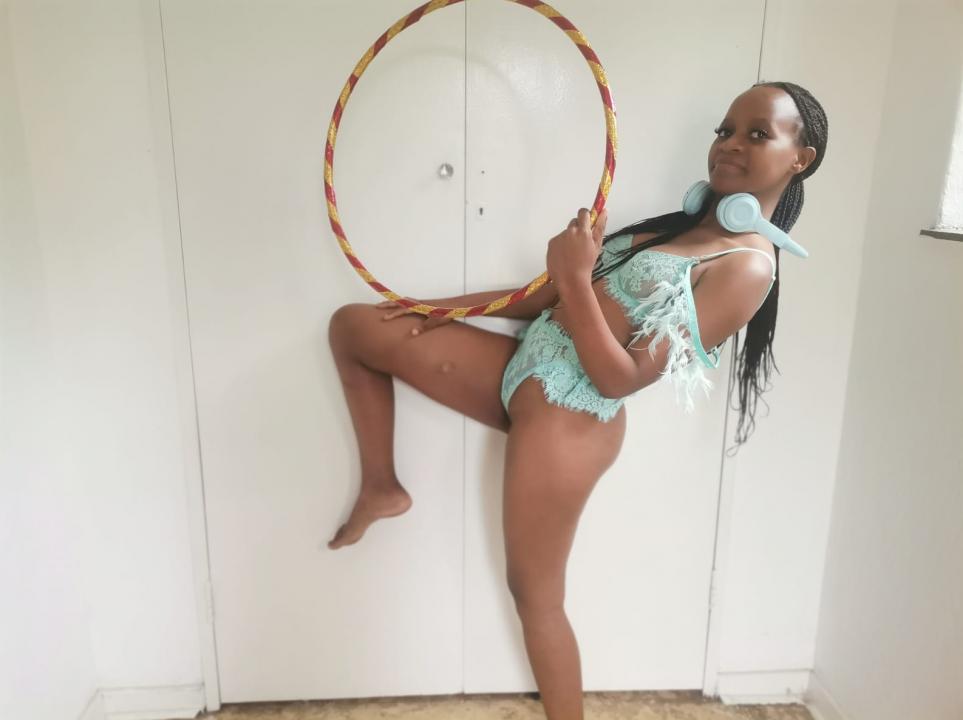 Webcam chat profile for YoungFlirty18: Bondage & discipline