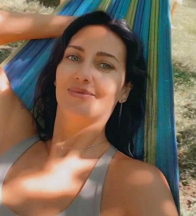 Webcam chat profile for EvaDesire: Outfits