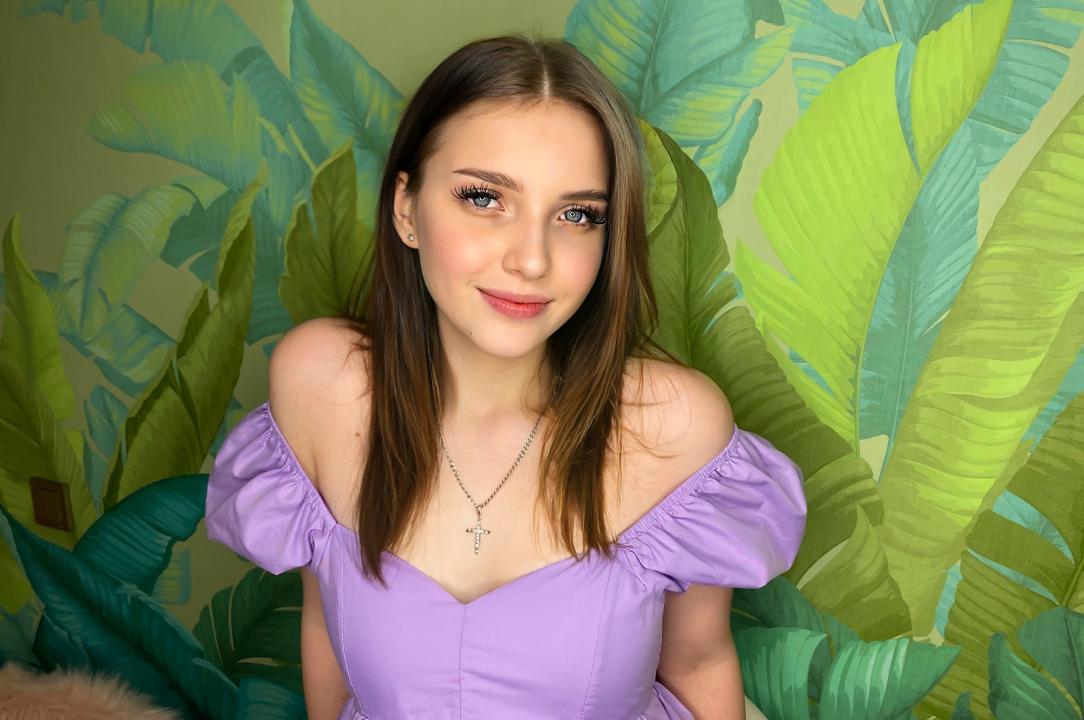 Webcam chat profile for FibieO72: Leather