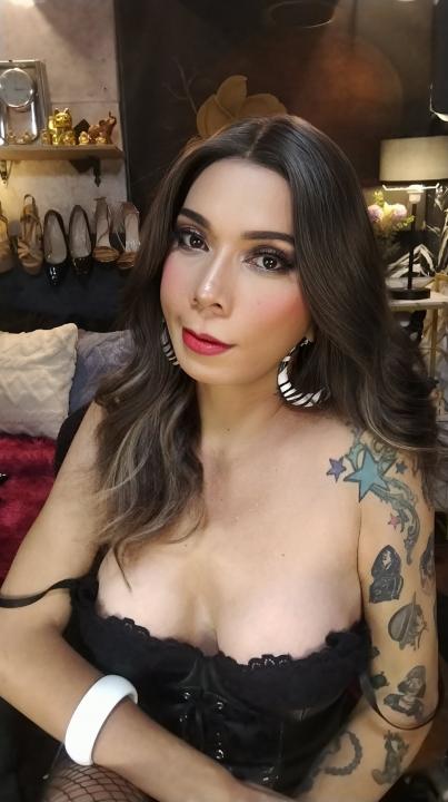 Webcam chat profile for CELINAFOX: Dominatrix