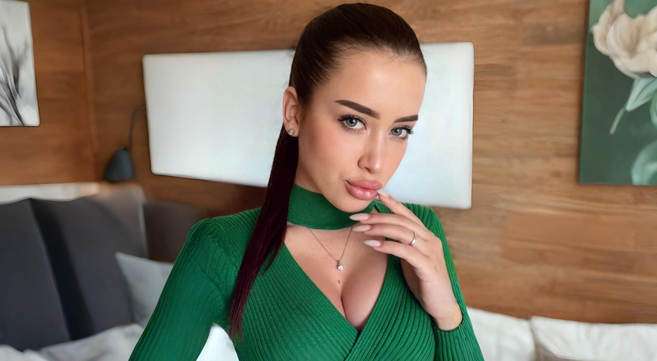 Webcam chat profile for JasmineSmile: Leather