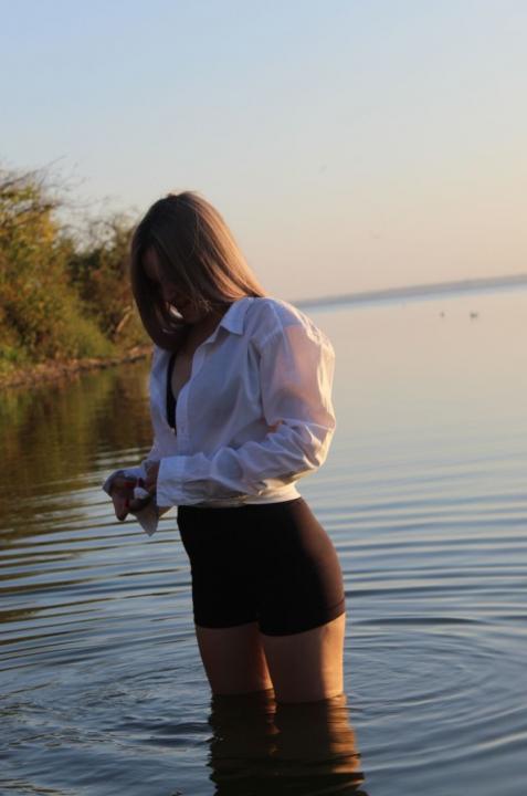 Webcam chat profile for Nensi: Outfits