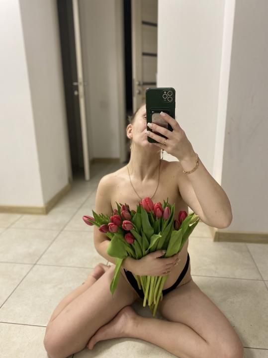 Webcam chat profile for KatrinSweett1: Fitness