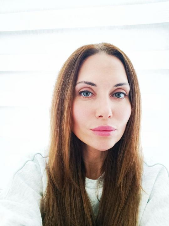 Webcam chat profile for LioraMind: Outfits