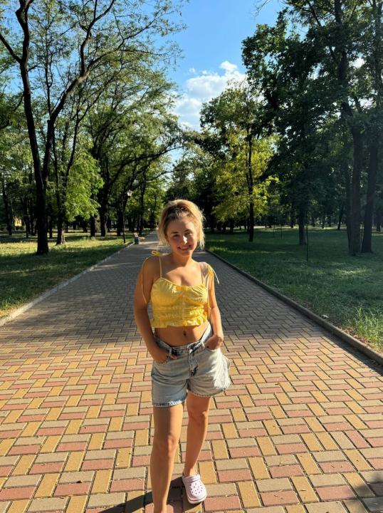 Webcam chat profile for LovelyAura