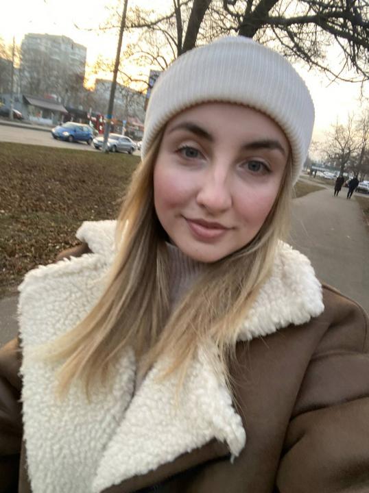 Webcam chat profile for LovelyAura