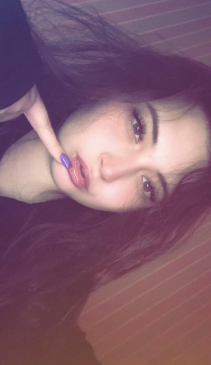 Webcam chat profile for AurayaMuse