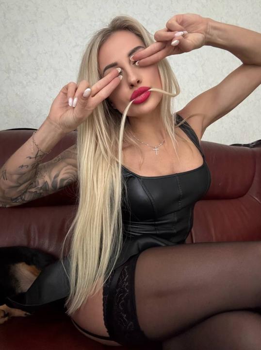 Webcam chat profile for VelvetFever: Ask about my Hobbies